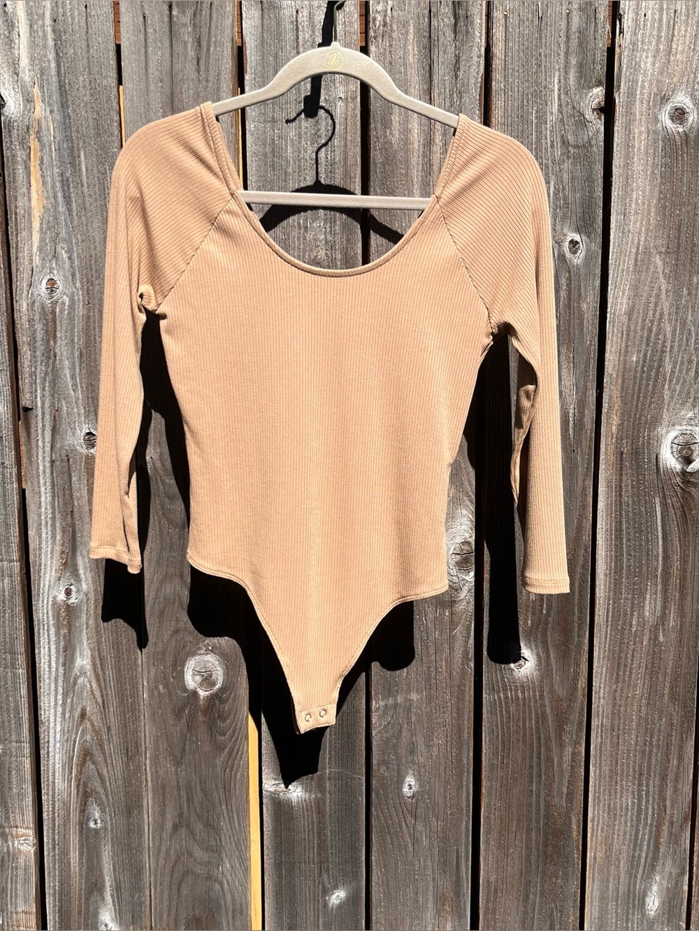 Banana Republic scoop neck tan ribbed 3/4 length sleeve bodysuit size small